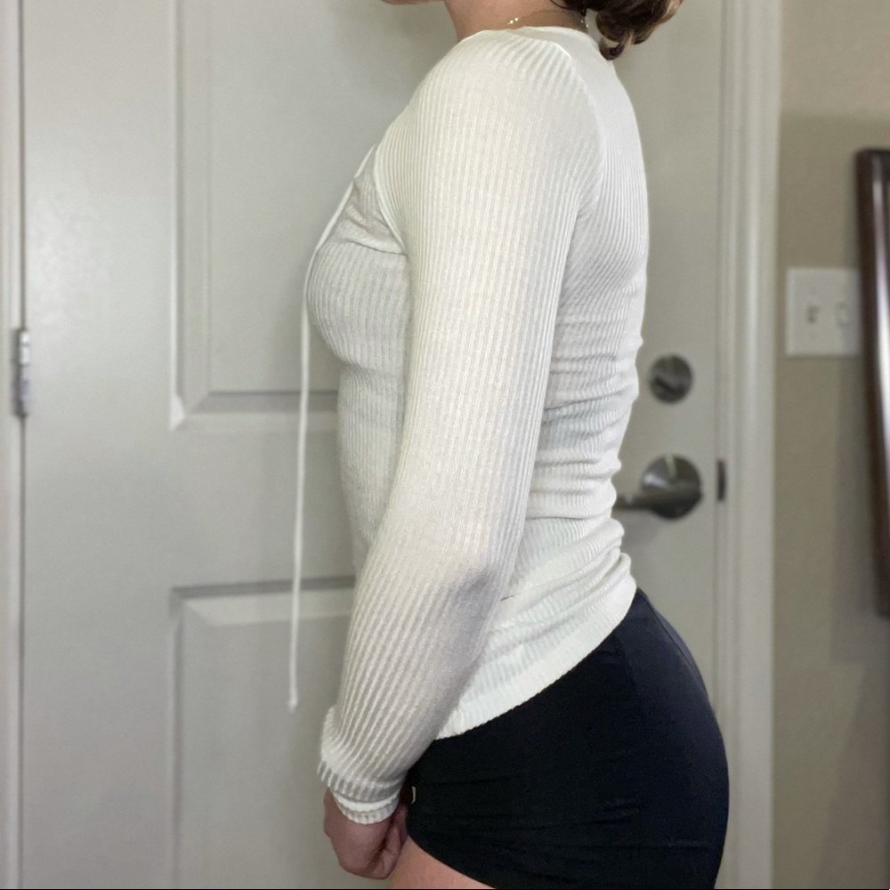 Urban Outfitters Lace up front long sleeve💠 - Picture 5 of 7